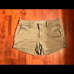 American Eagle size 6 midi shorts